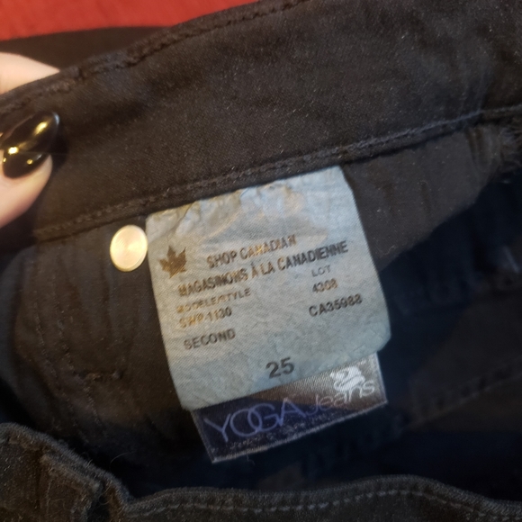 Yoga Jeans - Classic Rise Rachel Skinny in Overdye Black - 34" inseam - Picture 4 of 5